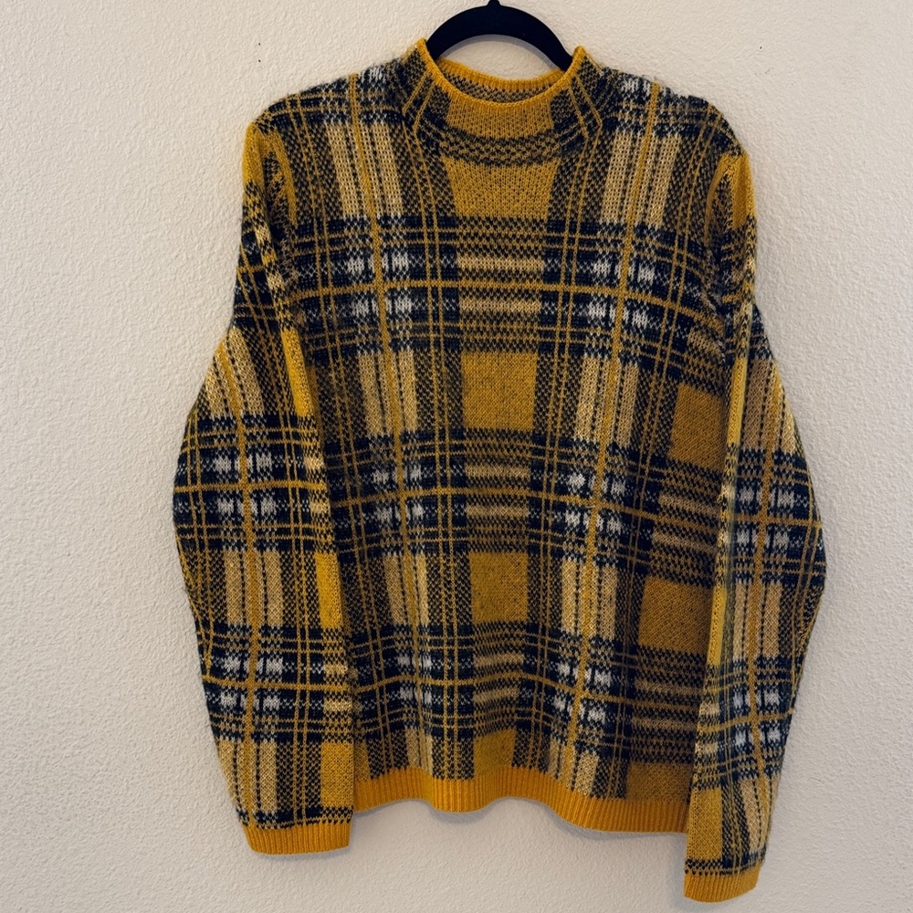 Apt. 9 Yellow and Black Plaid Women's Crewneck Sweater
